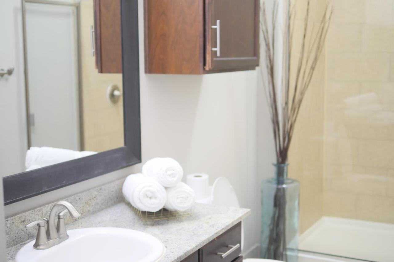 Appartement Urban Oasis Your Perfect Getaway In The Heart Of Downtown! à Houston Extérieur photo